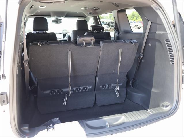 new 2025 Chrysler Pacifica car, priced at $39,252