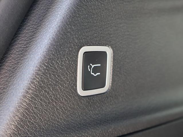 new 2025 Chrysler Pacifica car, priced at $39,252