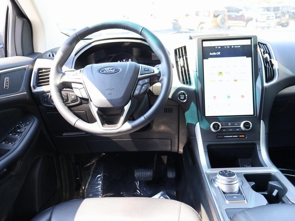 used 2024 Ford Edge car, priced at $22,399