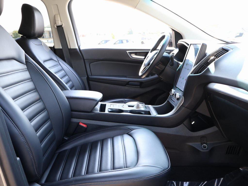 used 2024 Ford Edge car, priced at $22,399