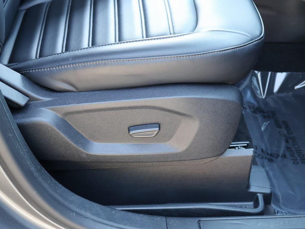 used 2024 Ford Edge car, priced at $22,399