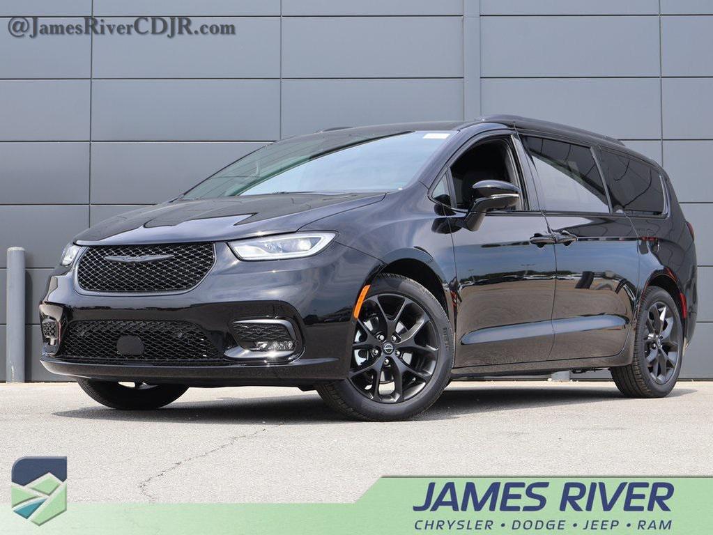 new 2026 Chrysler Pacifica car, priced at $53,815
