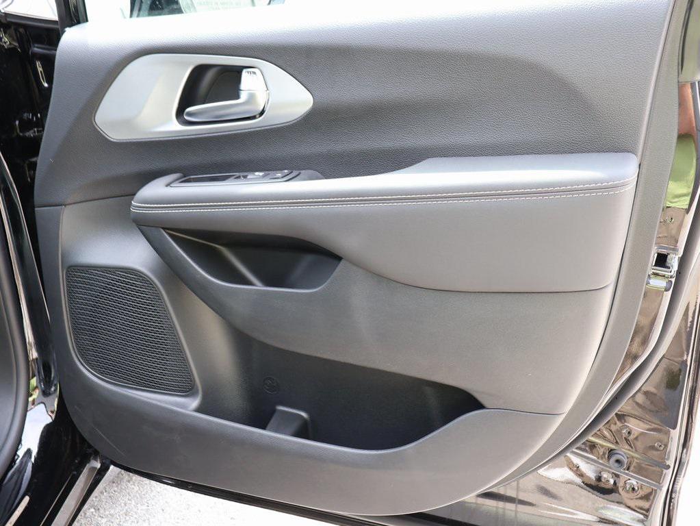 new 2026 Chrysler Pacifica car, priced at $48,580
