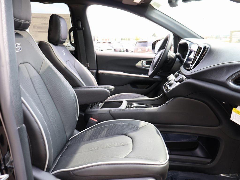 new 2026 Chrysler Pacifica car, priced at $48,580