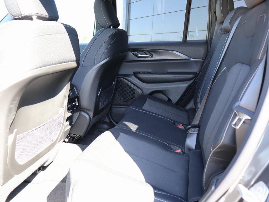 new 2025 Jeep Grand Cherokee car, priced at $34,011
