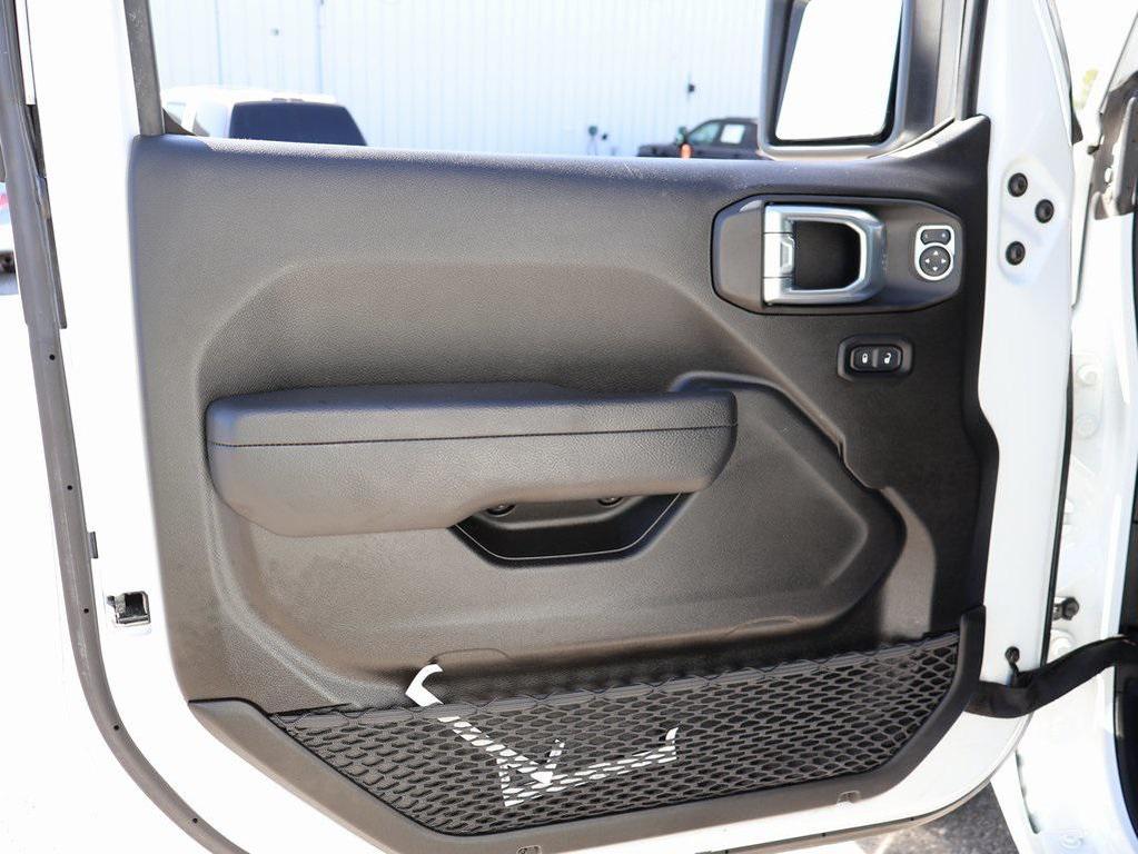 used 2022 Jeep Gladiator car, priced at $32,399