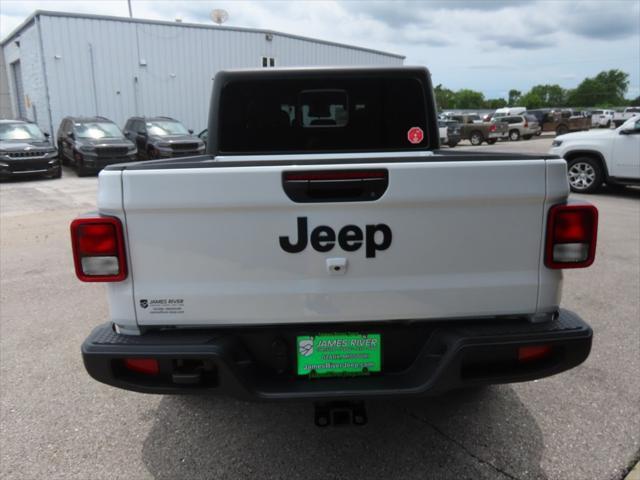 new 2024 Jeep Gladiator car, priced at $49,677