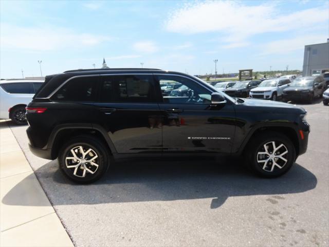 new 2024 Jeep Grand Cherokee car, priced at $47,393