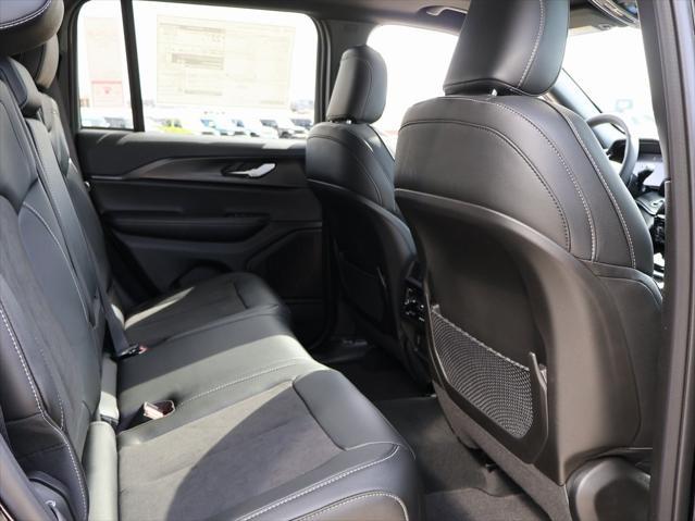 new 2025 Jeep Grand Cherokee car, priced at $40,160