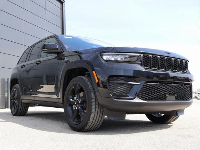 new 2025 Jeep Grand Cherokee car, priced at $40,160