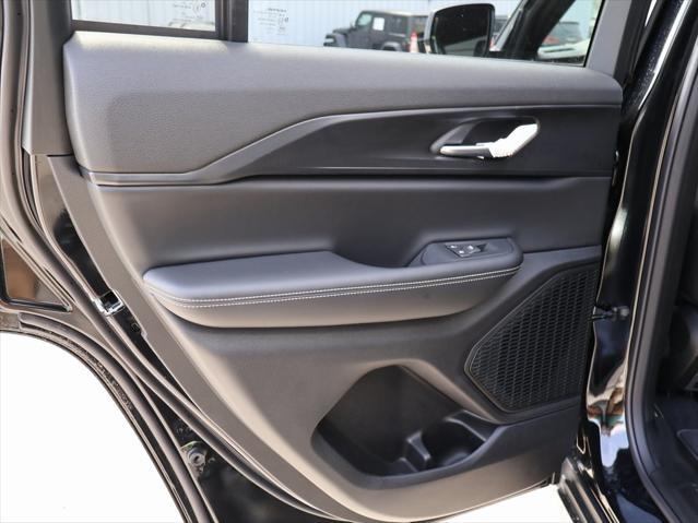 new 2025 Jeep Grand Cherokee car, priced at $40,160