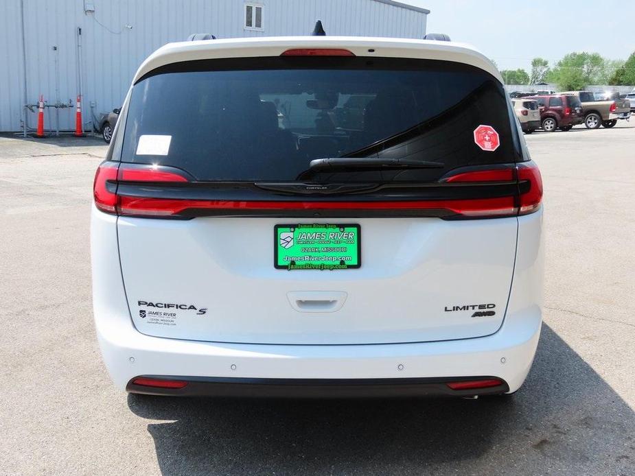 new 2024 Chrysler Pacifica car, priced at $52,715