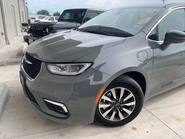 used 2022 Chrysler Pacifica Hybrid car, priced at $30,999