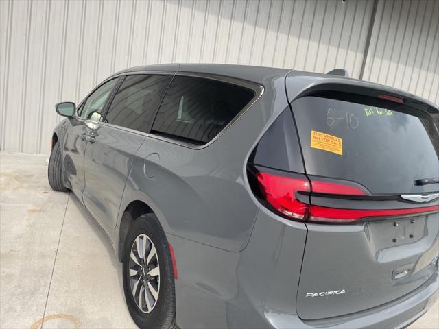 used 2022 Chrysler Pacifica Hybrid car, priced at $30,999