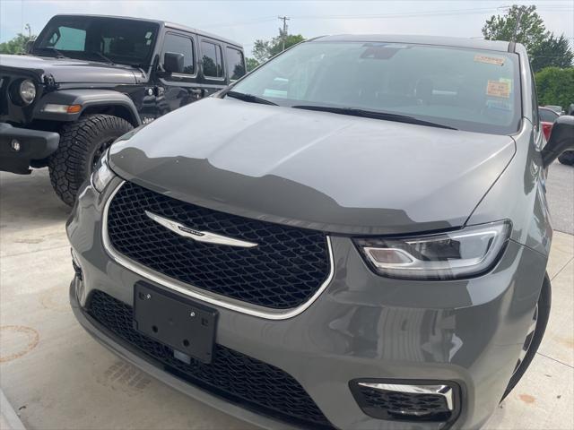 used 2022 Chrysler Pacifica Hybrid car, priced at $30,999