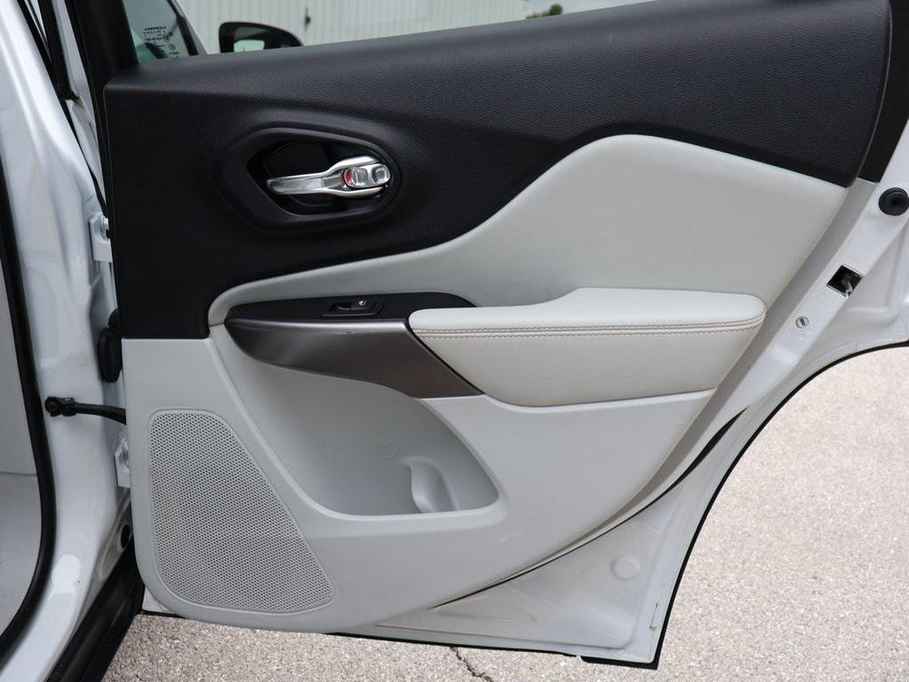 used 2019 Jeep Cherokee car, priced at $15,199