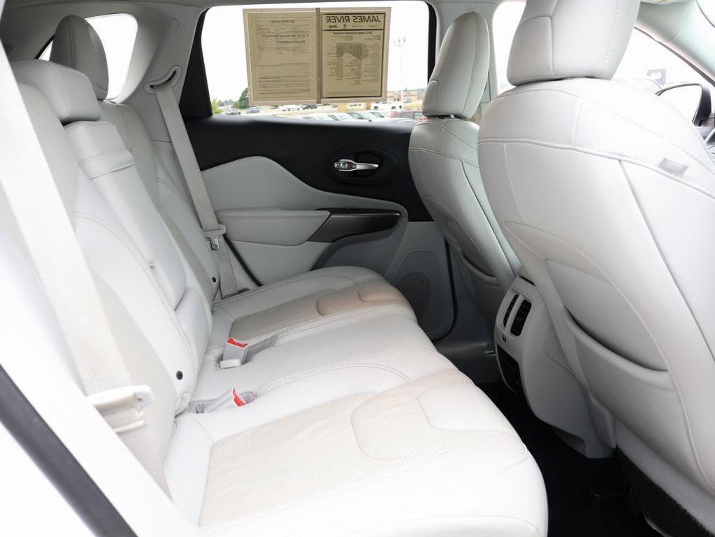 used 2019 Jeep Cherokee car, priced at $15,199