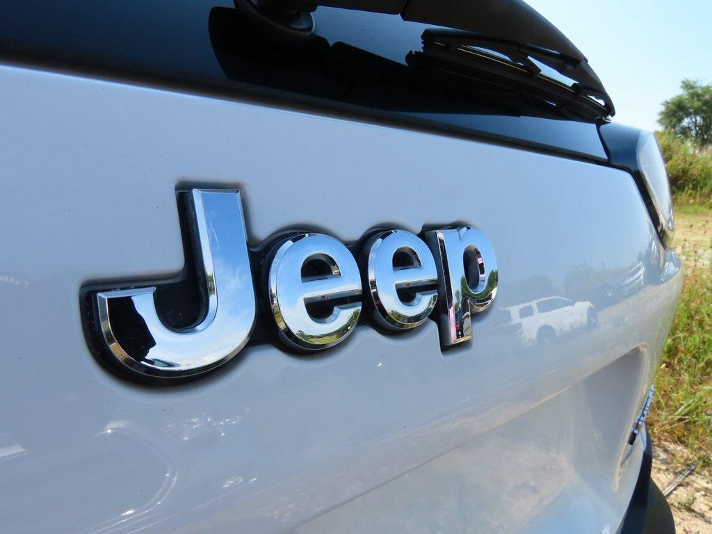 used 2019 Jeep Cherokee car, priced at $15,499