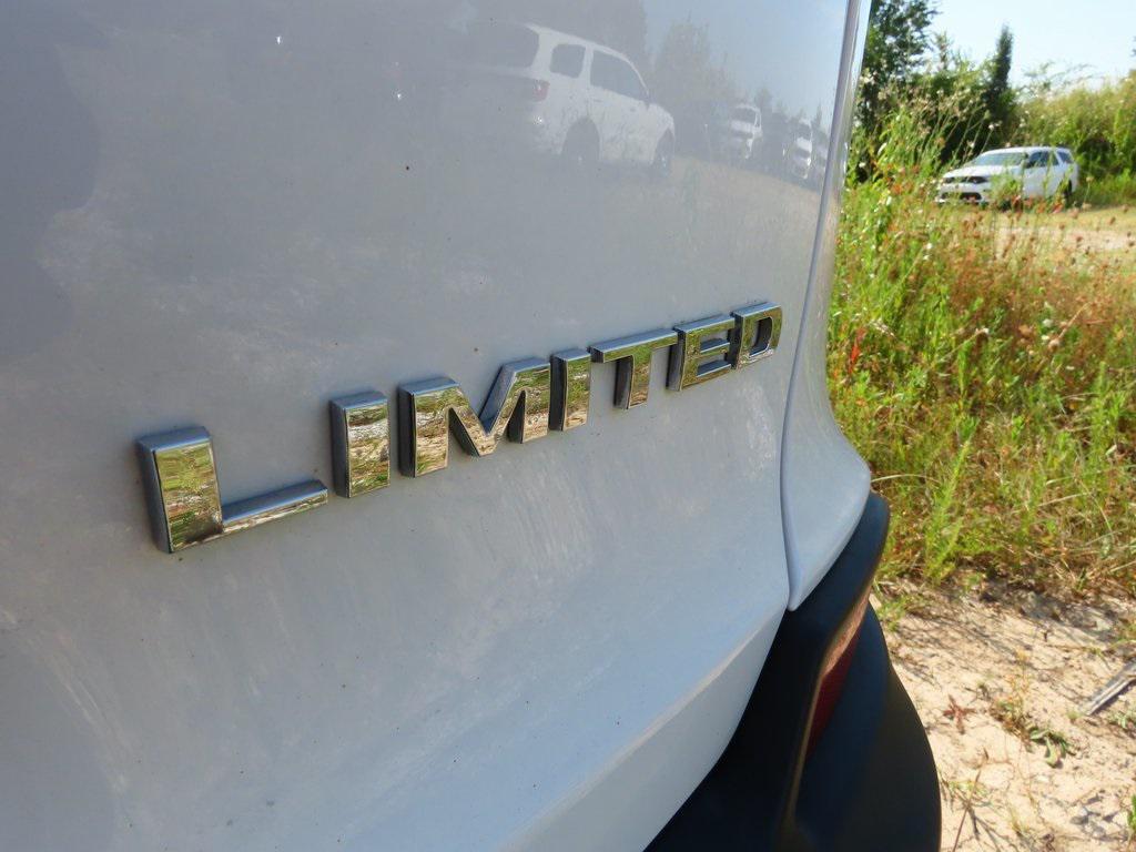 used 2019 Jeep Cherokee car, priced at $15,499