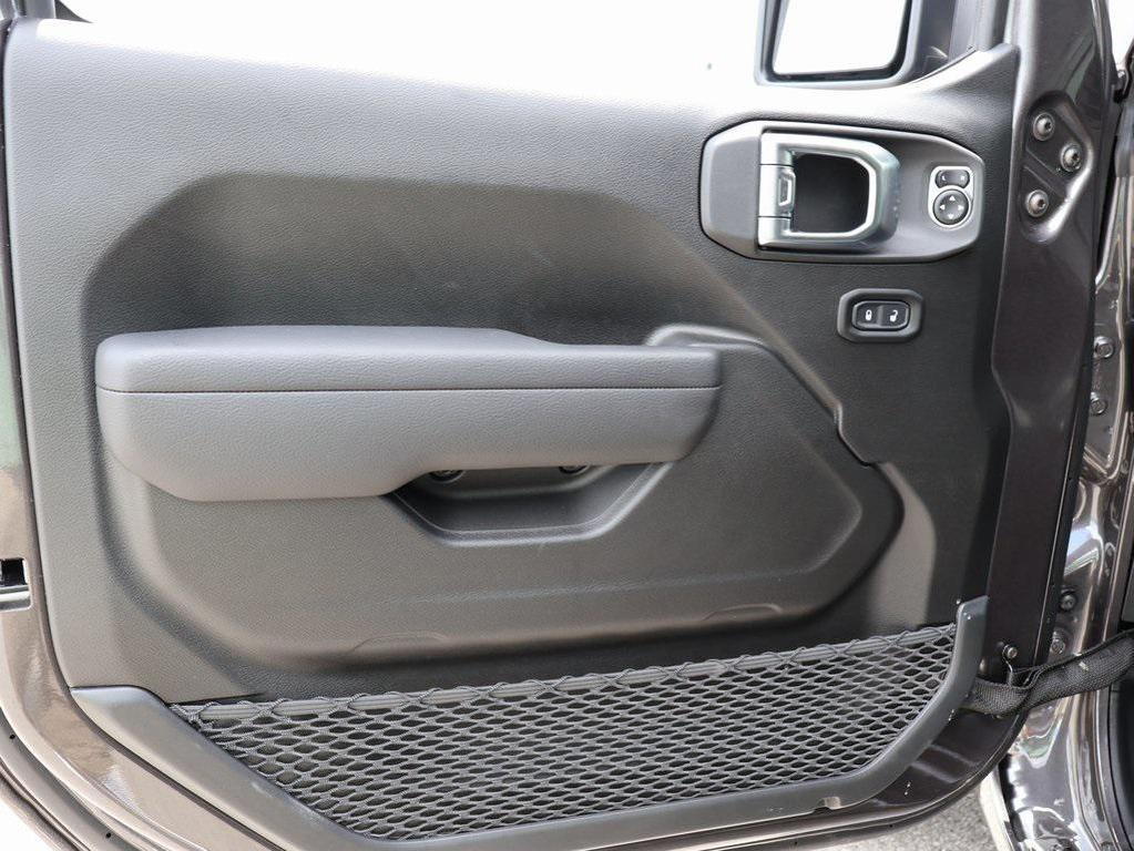 new 2025 Jeep Wrangler car, priced at $46,120