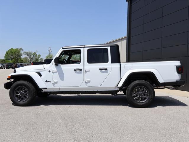 new 2025 Jeep Gladiator car, priced at $44,055