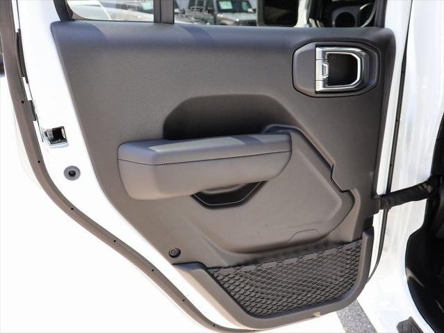 new 2025 Jeep Gladiator car, priced at $44,055