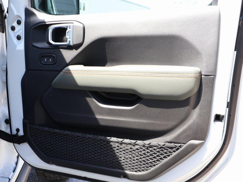 new 2025 Jeep Gladiator car, priced at $51,485