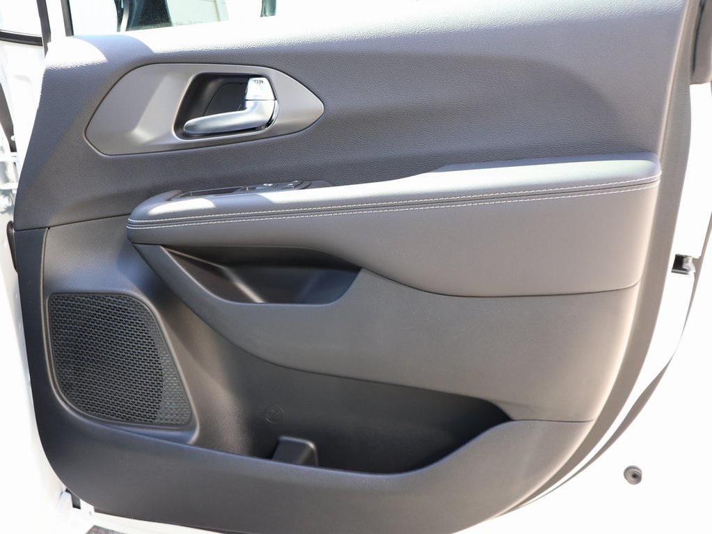 new 2026 Chrysler Pacifica car, priced at $44,815
