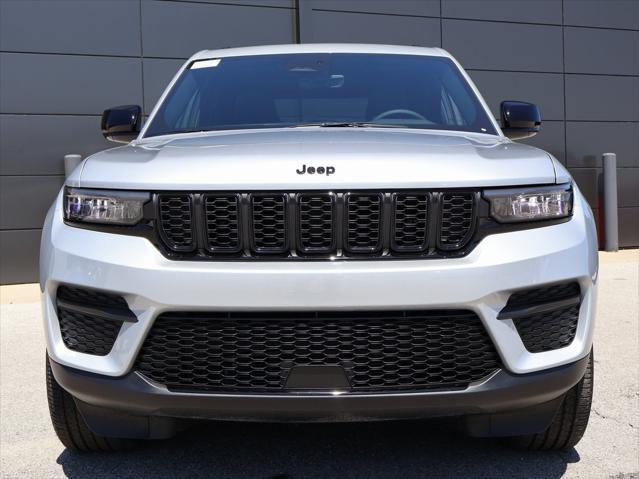 new 2025 Jeep Grand Cherokee car, priced at $40,160
