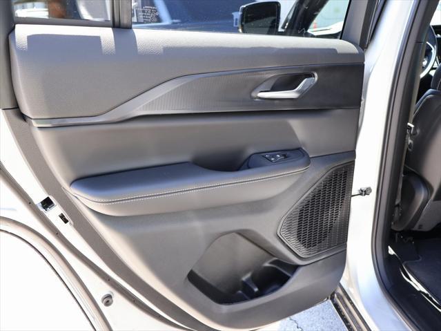new 2025 Jeep Grand Cherokee car, priced at $40,160