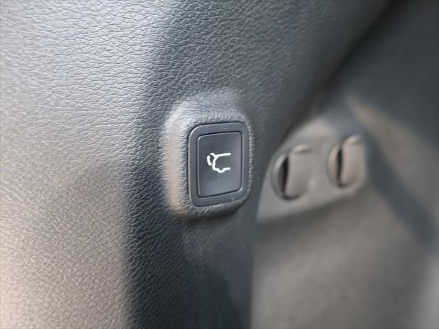 used 2022 Jeep Cherokee car, priced at $24,199