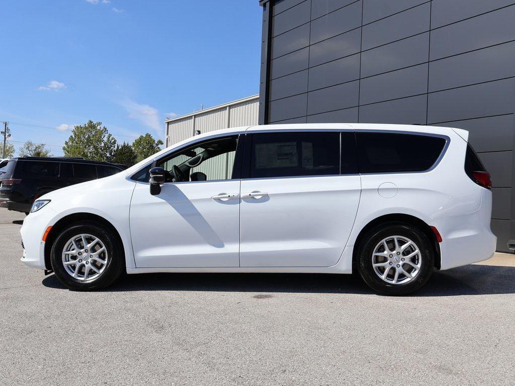 new 2026 Chrysler Pacifica car, priced at $43,581