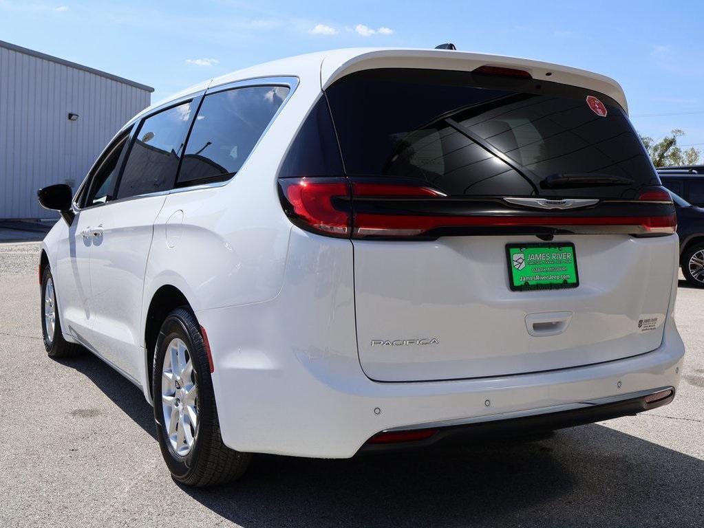 new 2026 Chrysler Pacifica car, priced at $43,581