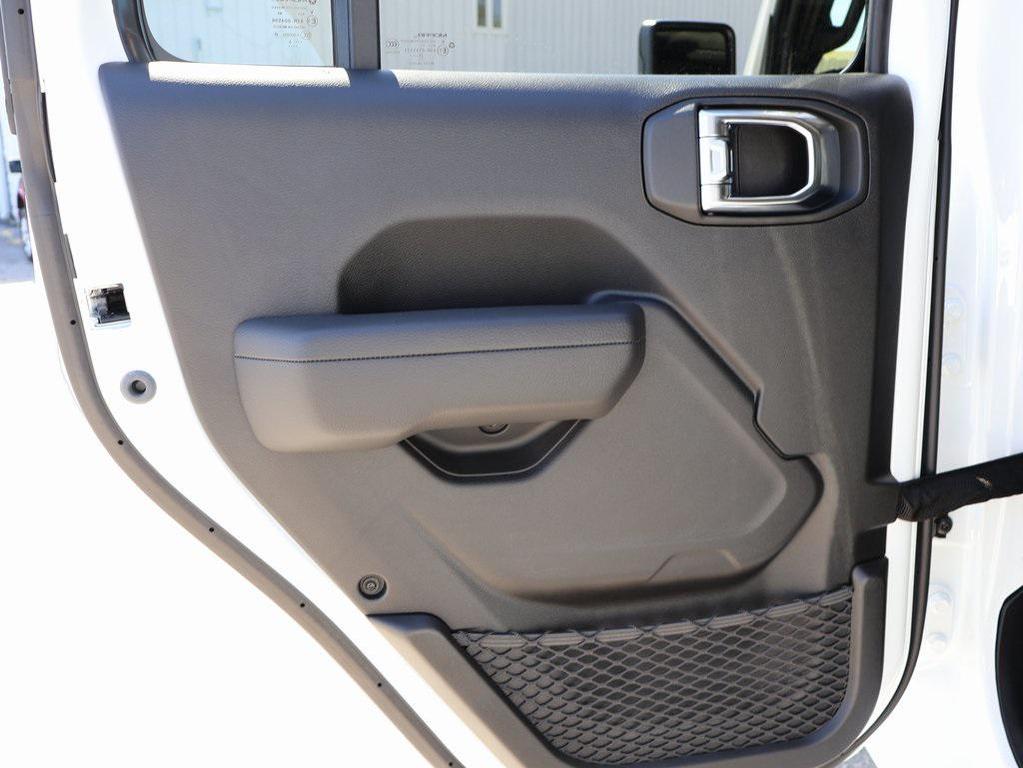new 2025 Jeep Gladiator car, priced at $46,091