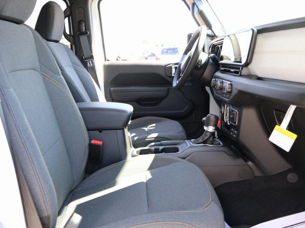 new 2025 Jeep Gladiator car, priced at $46,091