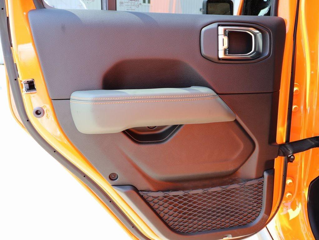 new 2025 Jeep Gladiator car, priced at $58,300