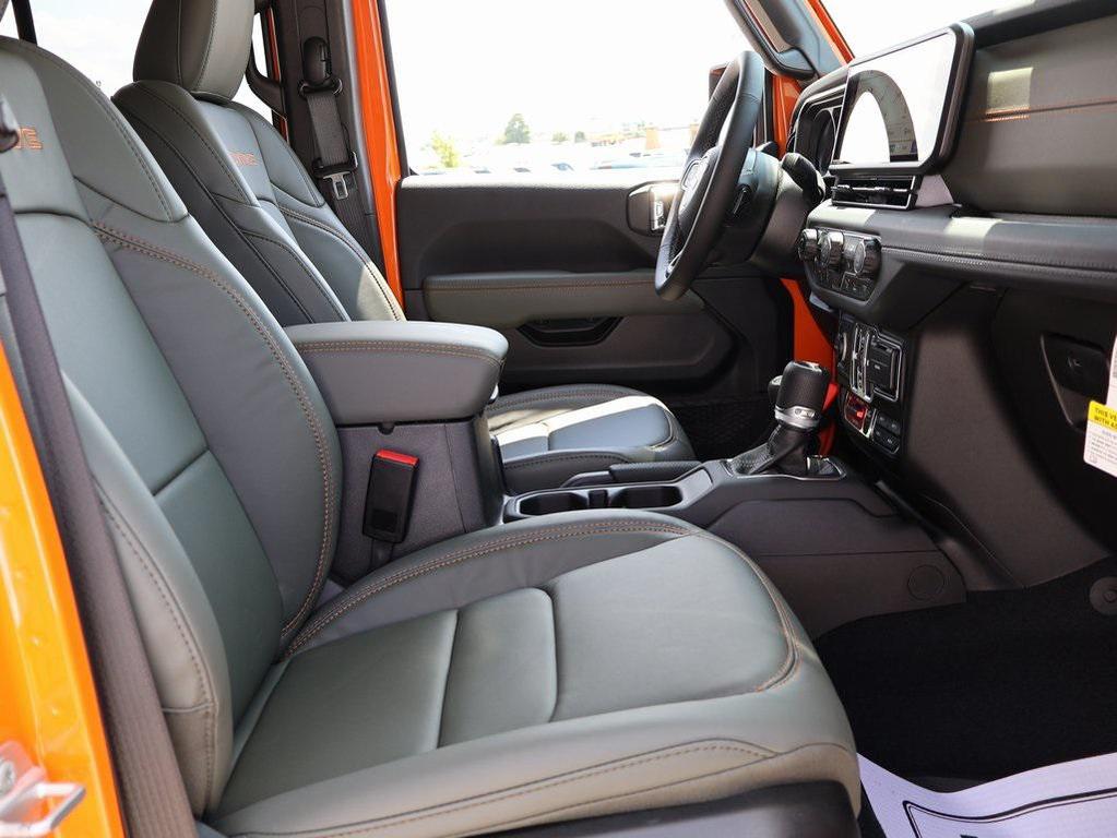 new 2025 Jeep Gladiator car, priced at $58,300