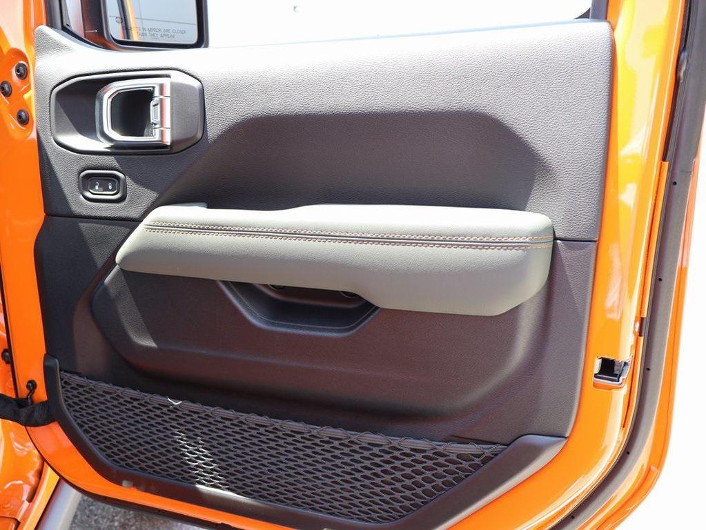new 2025 Jeep Gladiator car, priced at $58,300
