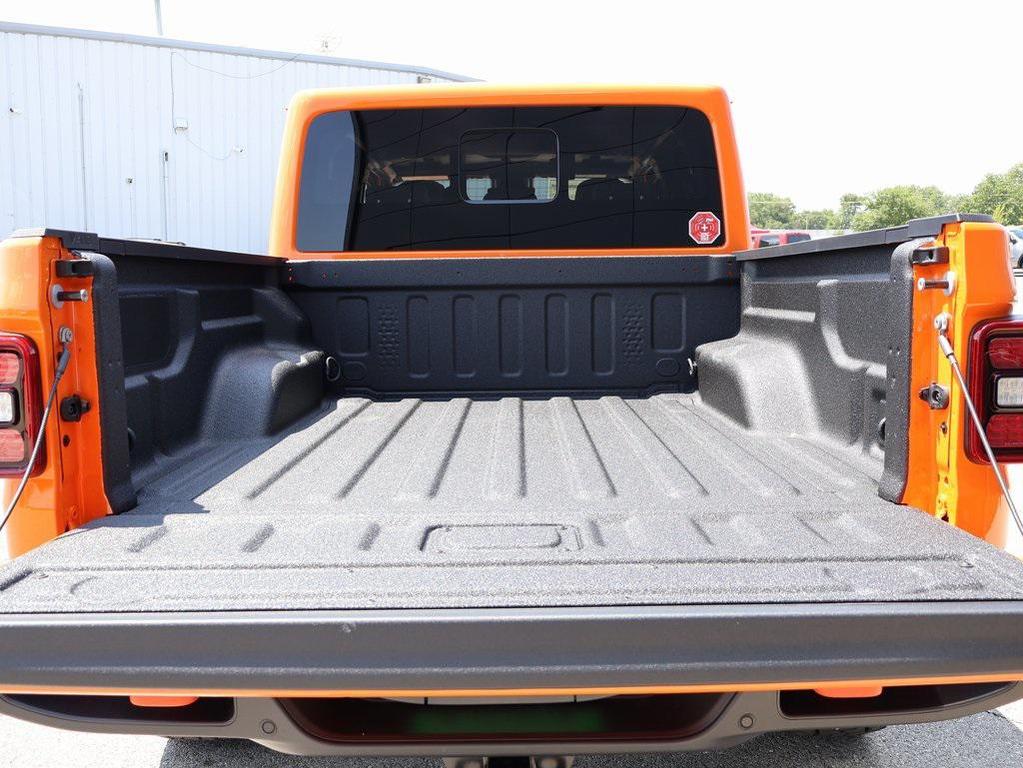 new 2025 Jeep Gladiator car, priced at $58,300