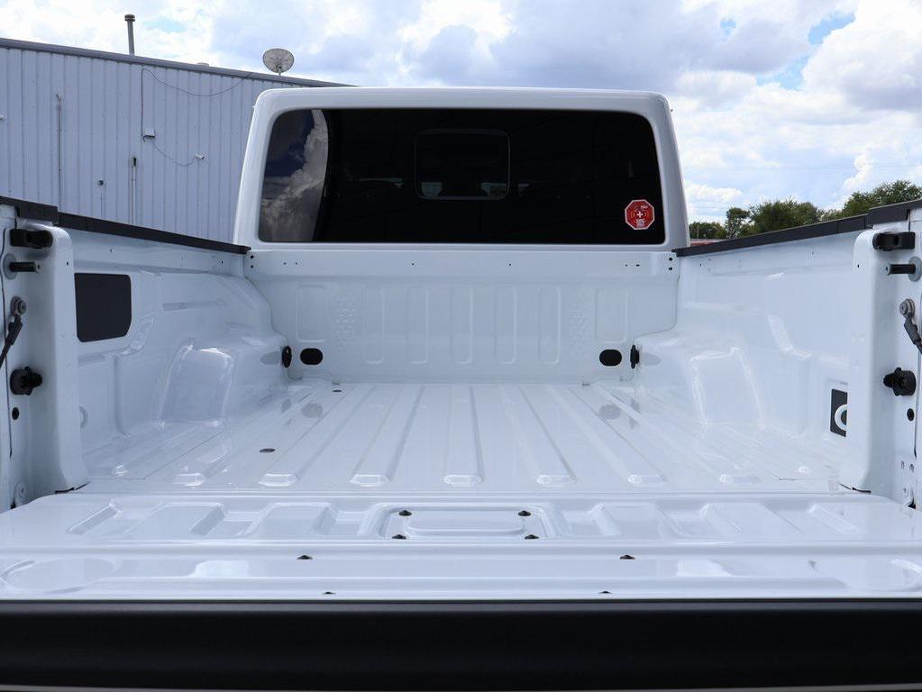 new 2025 Jeep Gladiator car, priced at $43,379