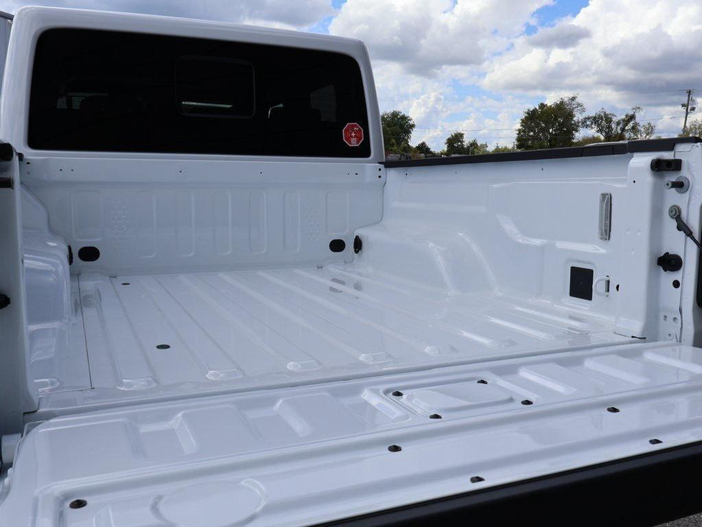 new 2025 Jeep Gladiator car, priced at $43,379