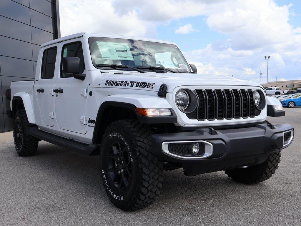new 2025 Jeep Gladiator car, priced at $43,379