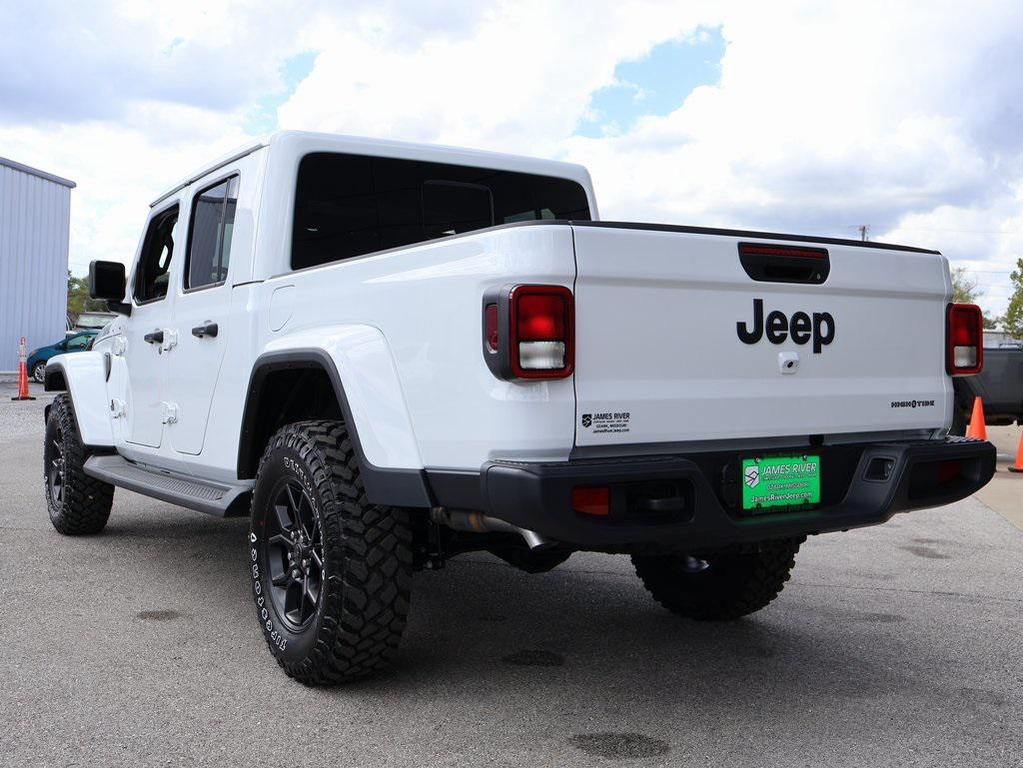 new 2025 Jeep Gladiator car, priced at $43,379