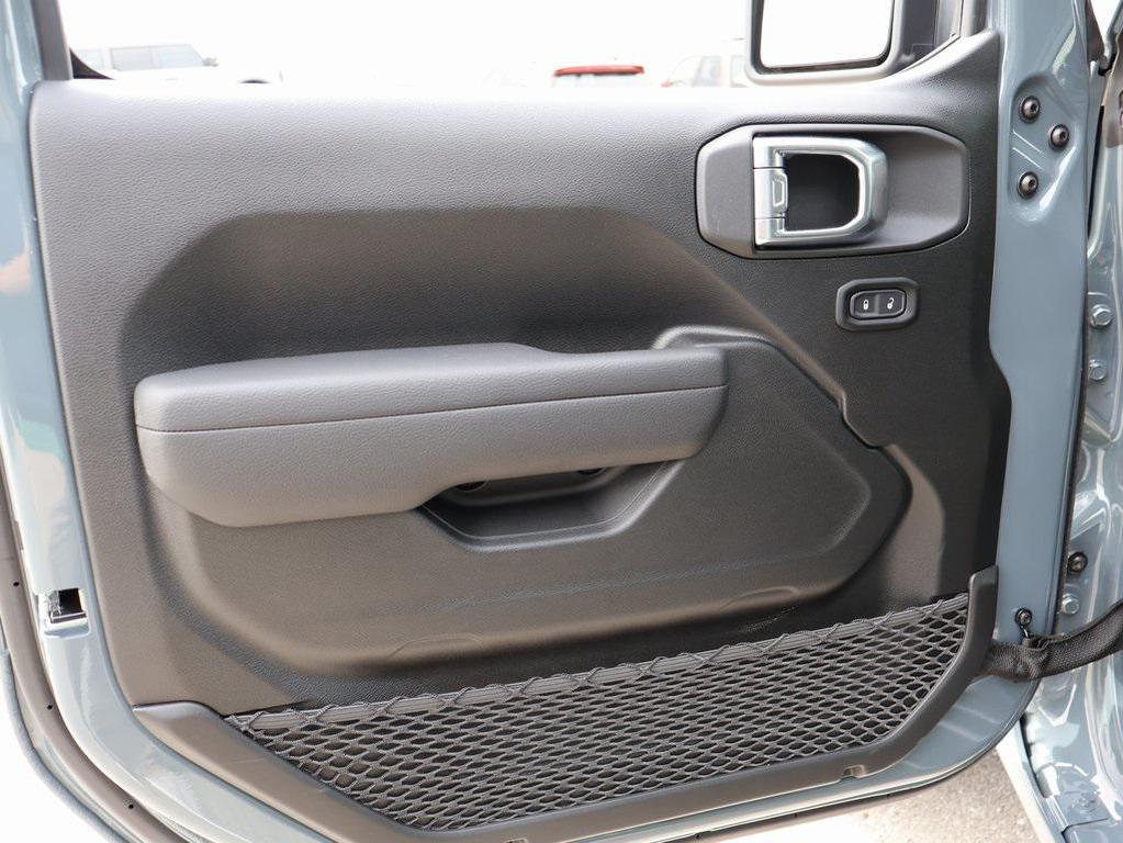 new 2025 Jeep Wrangler car, priced at $37,499