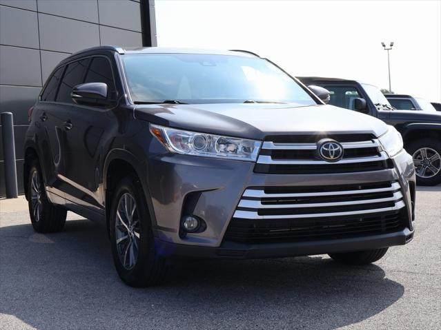 used 2018 Toyota Highlander car, priced at $23,299
