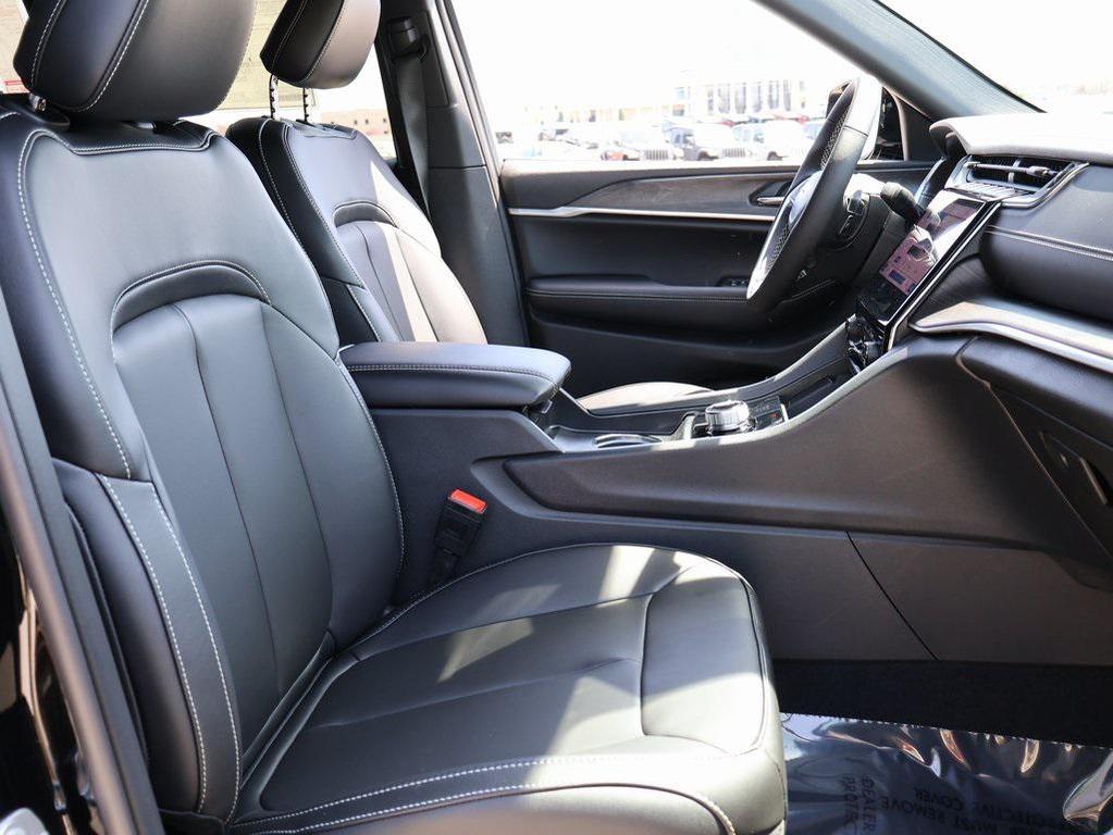 new 2025 Jeep Grand Cherokee L car, priced at $44,727