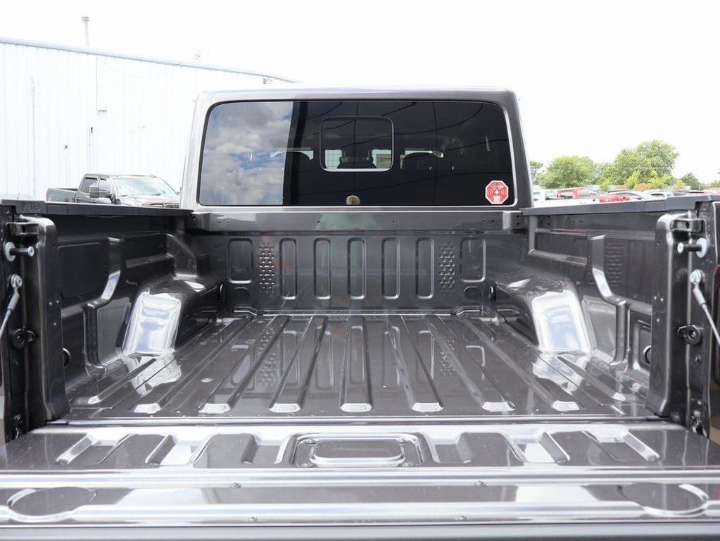 new 2025 Jeep Gladiator car, priced at $55,178