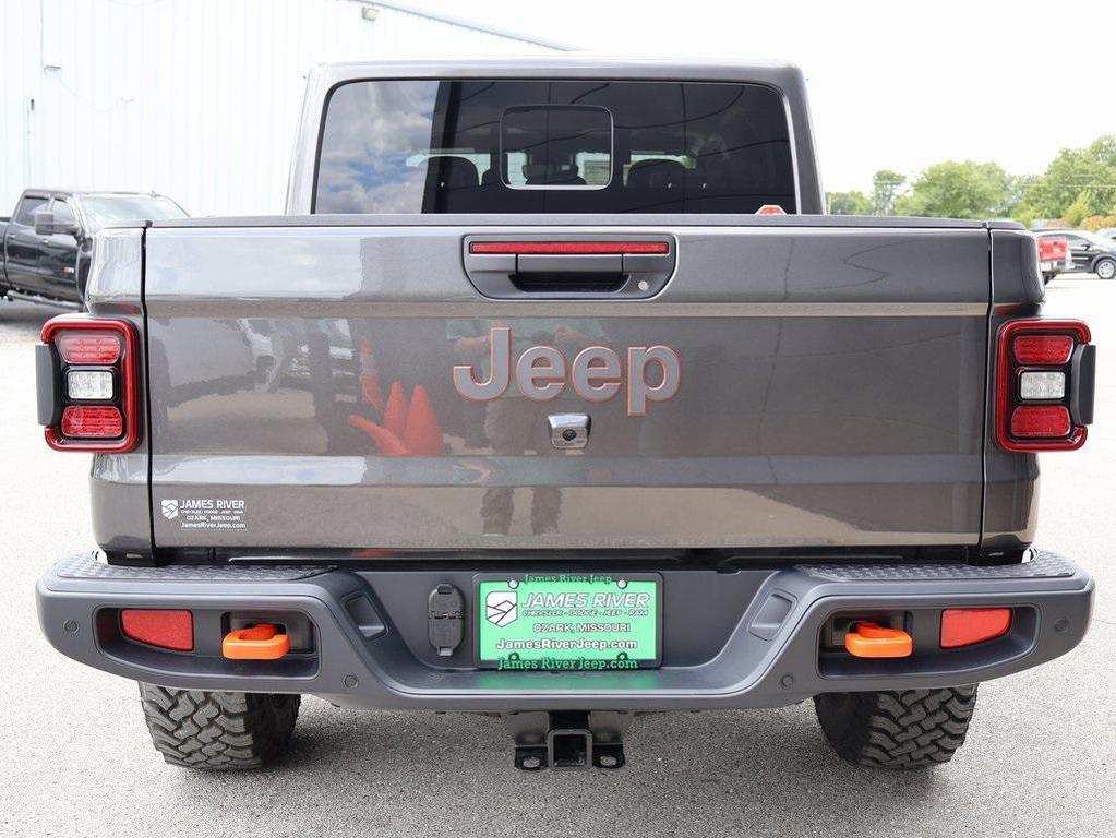 new 2025 Jeep Gladiator car, priced at $55,178