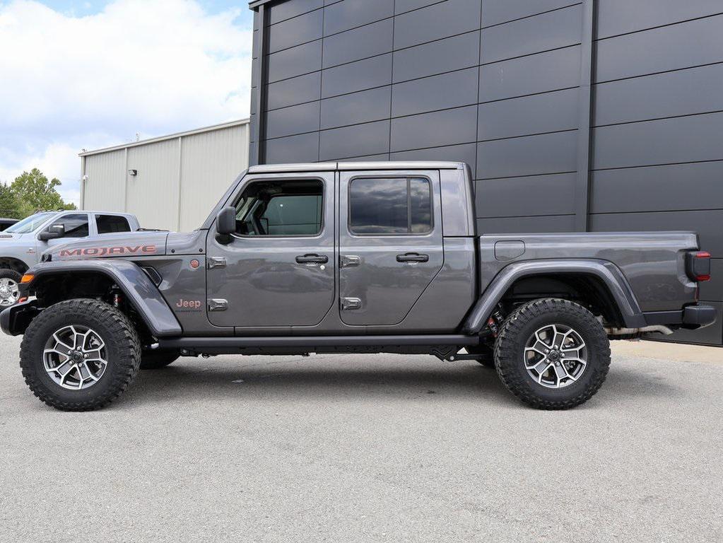 new 2025 Jeep Gladiator car, priced at $55,178