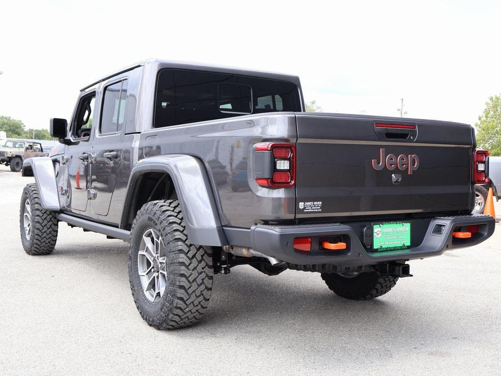 new 2025 Jeep Gladiator car, priced at $55,178